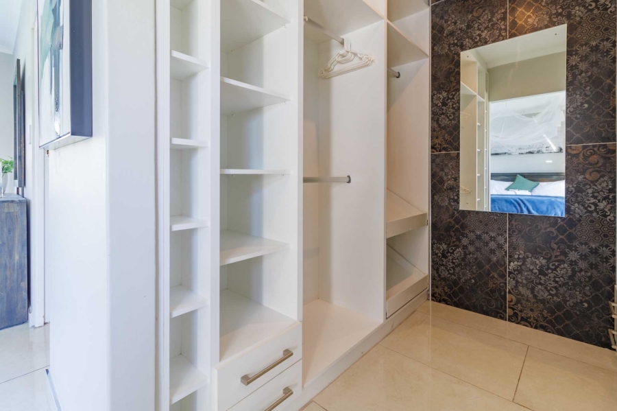 4 Bedroom Property for Sale in Flamingo Vlei Western Cape